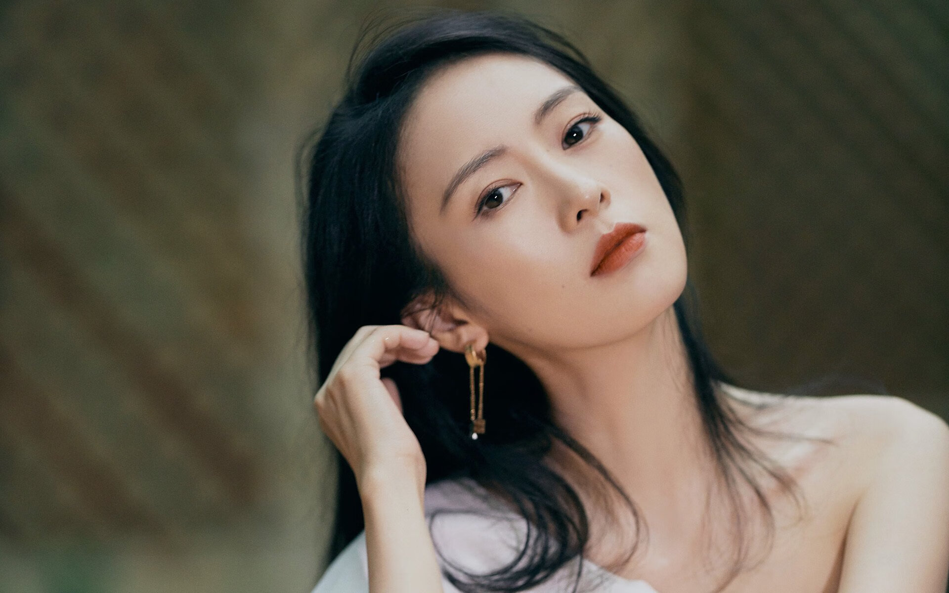 双线闪耀!曼城压哨绝杀波兰,萨卡独造三球率队奏凯